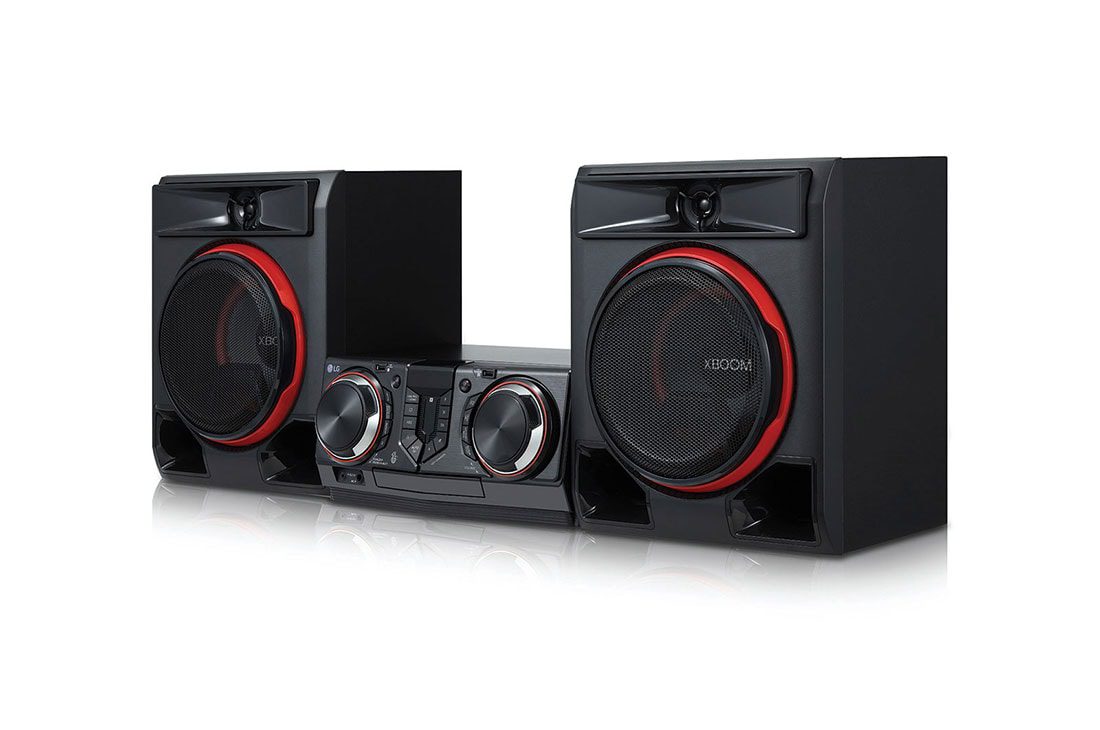 LG CL65 900W 2 Angled view of the LG CL65 XBOOM showing the depth of the speaker cabinets and the control panel