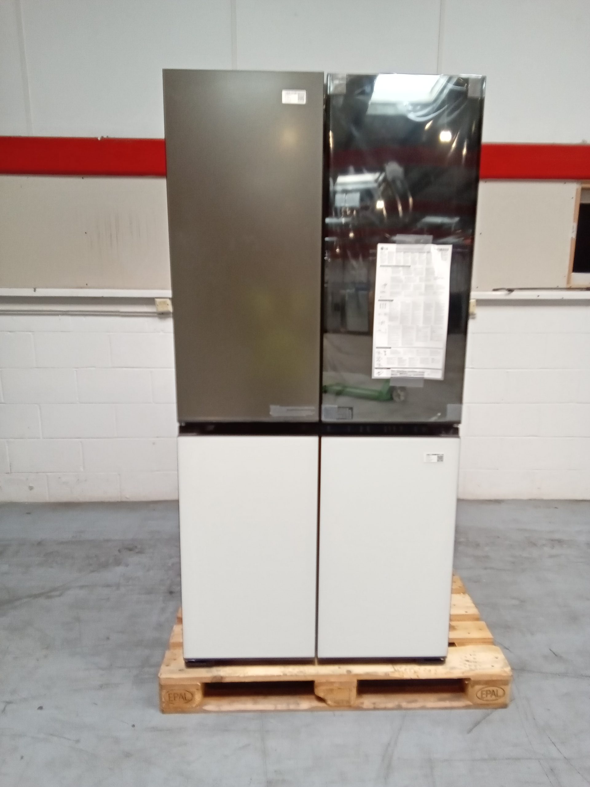 LG GMV960NNME 617L 617L MoodUP™ Multi-Door Fridge Freezer, Colour Changing LED 1 LG four door fridge freezer seen from the front, with bronze and dark glass upper doors and cream freezer doors below
